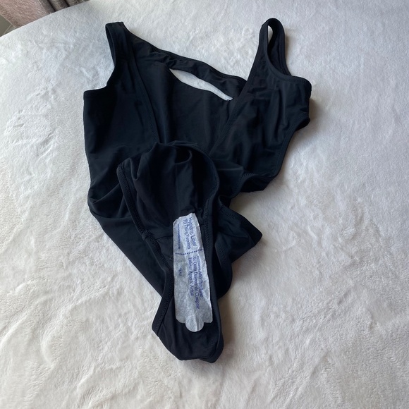 New! AllSisters Andromedae Swimsuit Black Cut-out One Piece 19740 - Picture 14 of 15